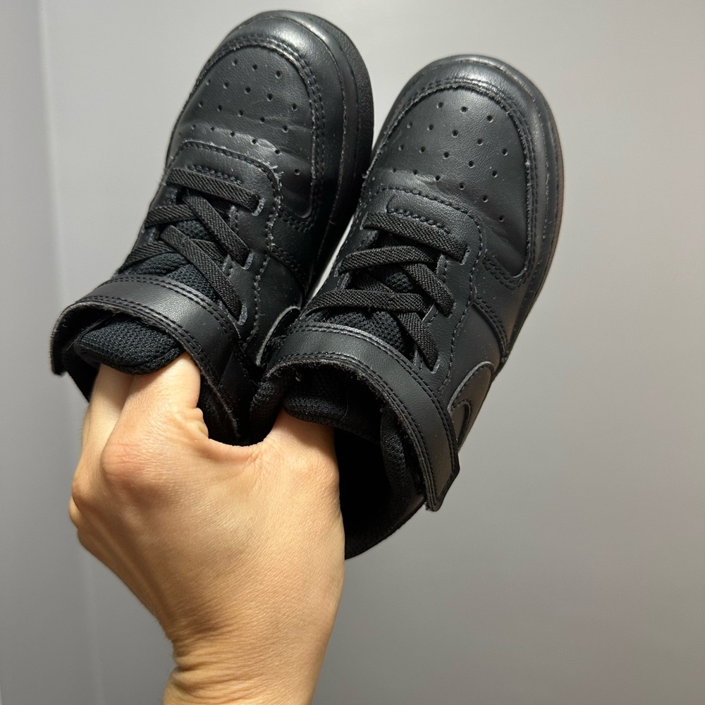 Classic NIKE Black Kids Shoes